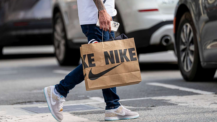gen-z-shopper-carrying-a-nike-bag